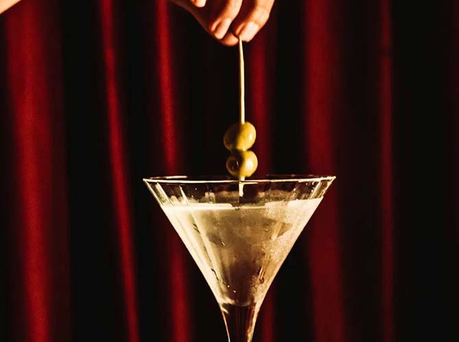 Bar Red Room