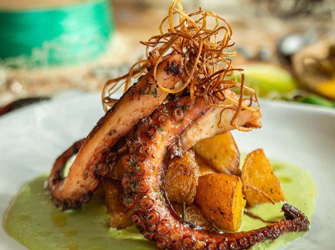 Restaurante El Muelle Laguito Beach